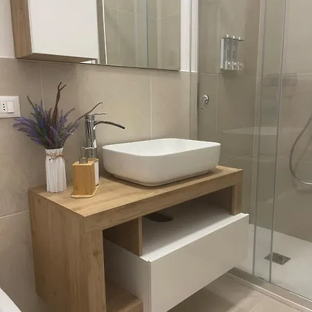 Felicita - 2 Terraces & Relax 公寓 *