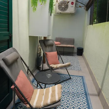 Felicita - 2 Terraces & Relax 公寓 *